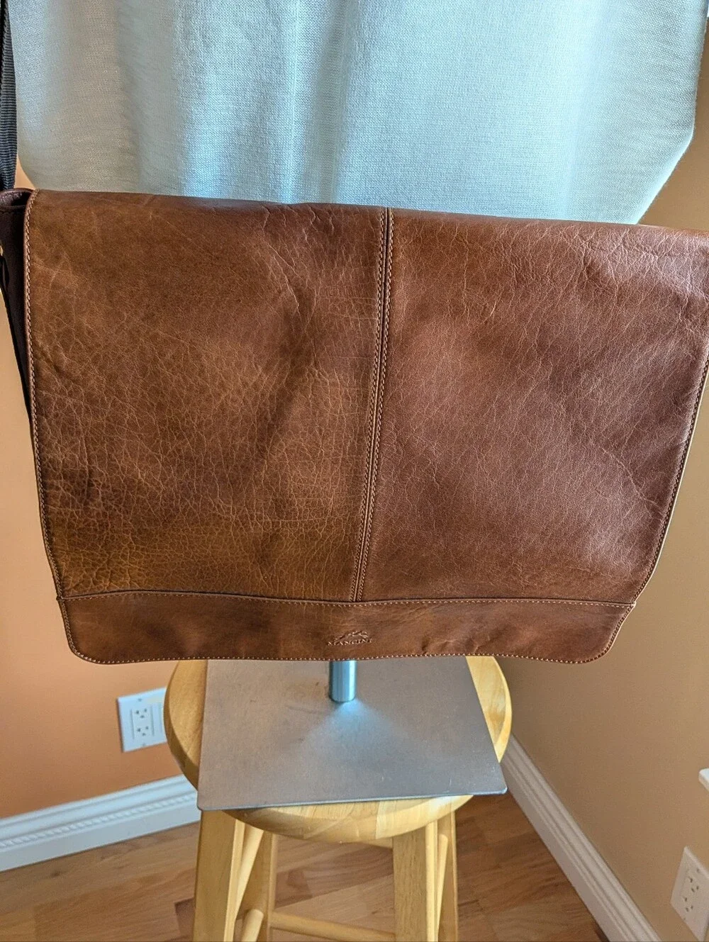 New Mancini Men's Brown Leather Messenger Bag - Classic Carry 15.5” for Laptop
